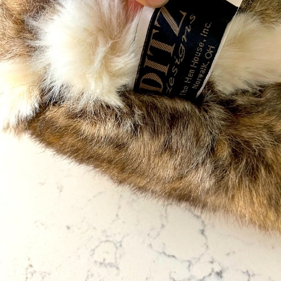 Ditz design Easter rabbit realistic like new condition - Picture 3 of 4